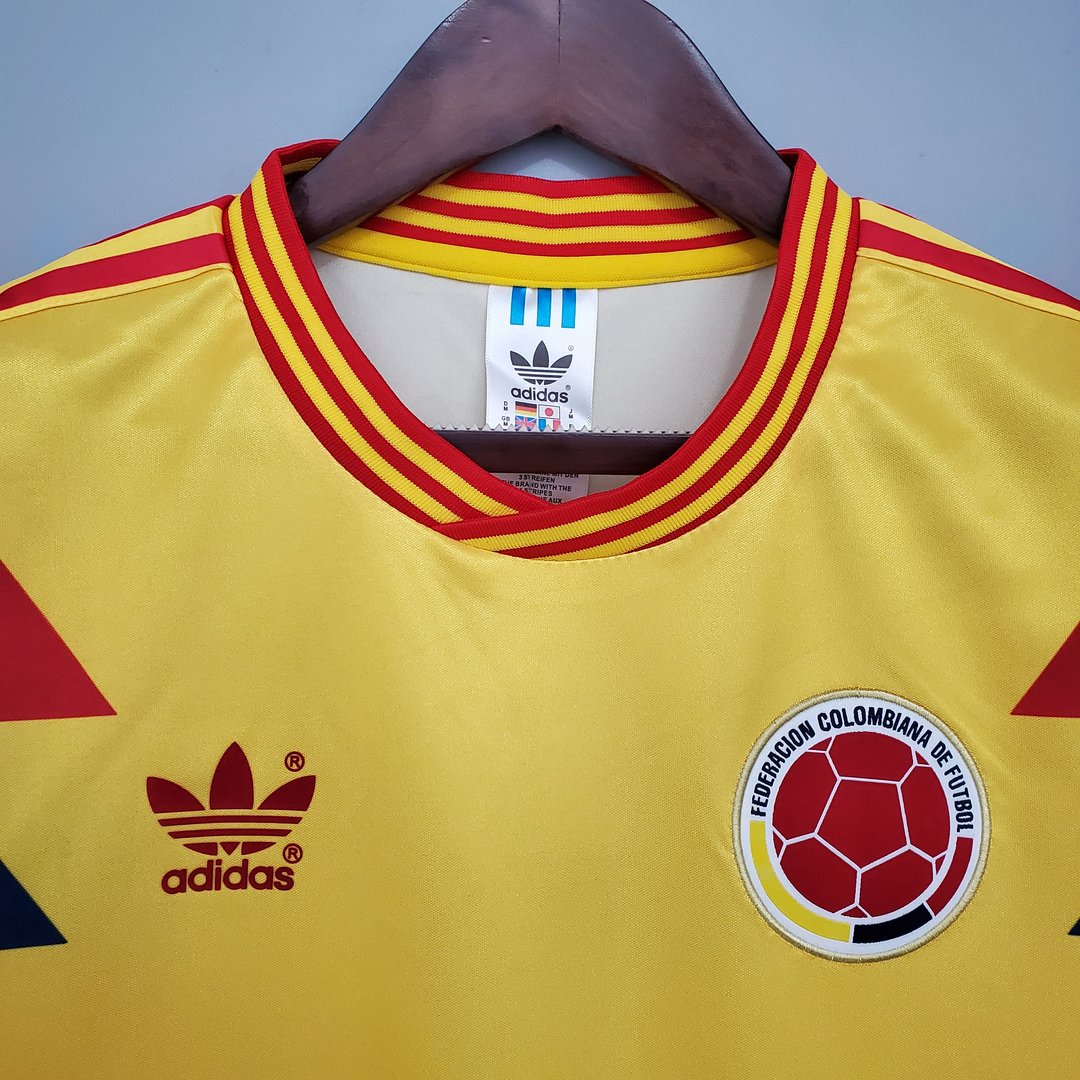 COLOMBIA 1990 HOME