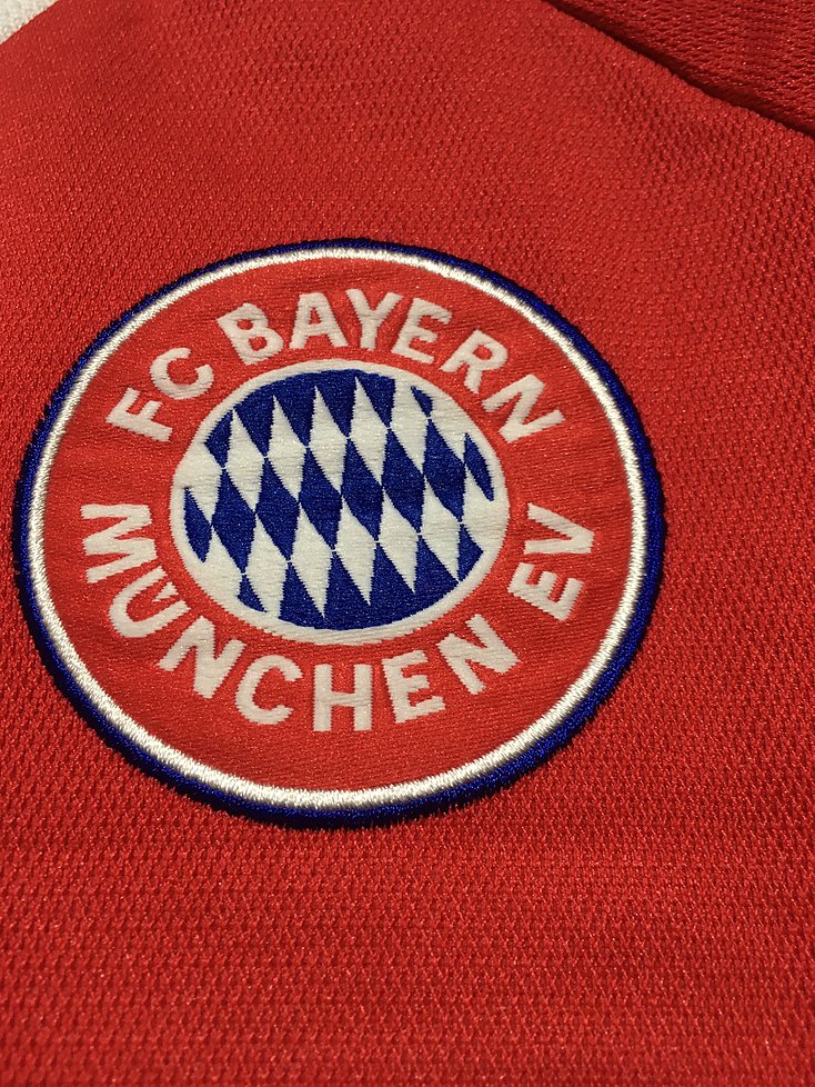 BAYERN MUNICH 2000/01 HOME