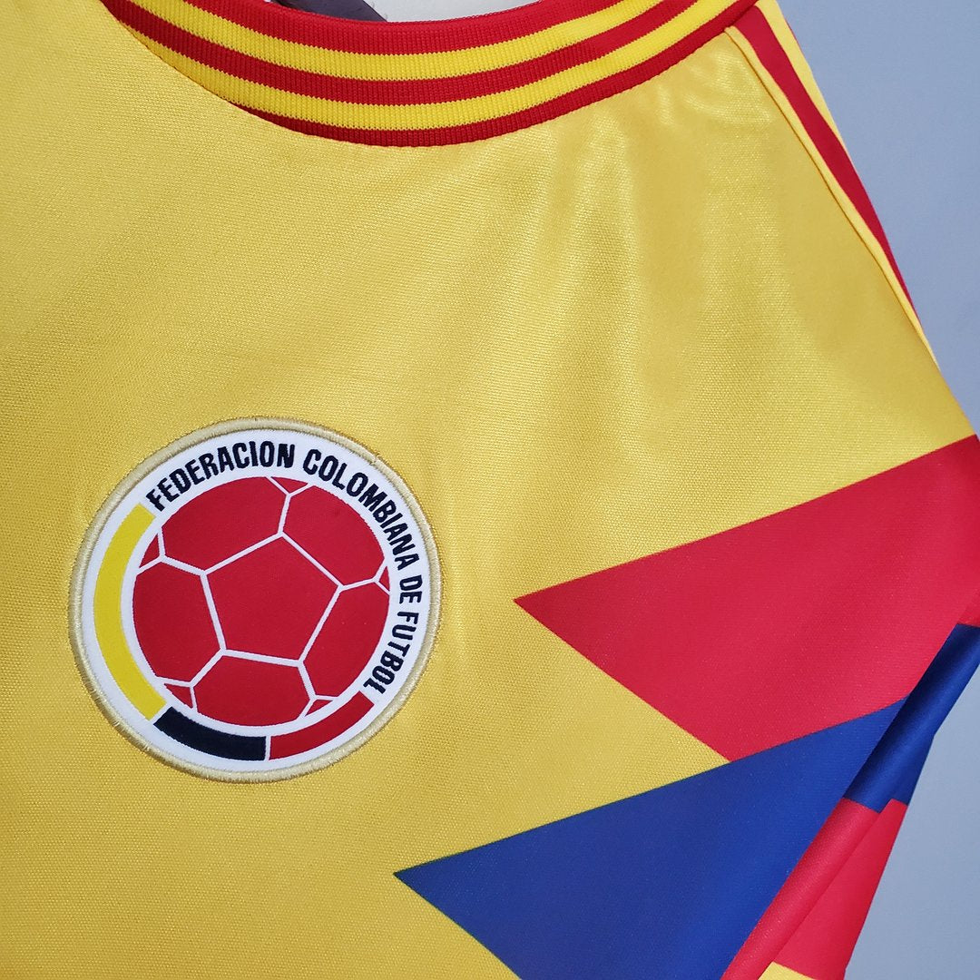 COLOMBIA 1990 HOME