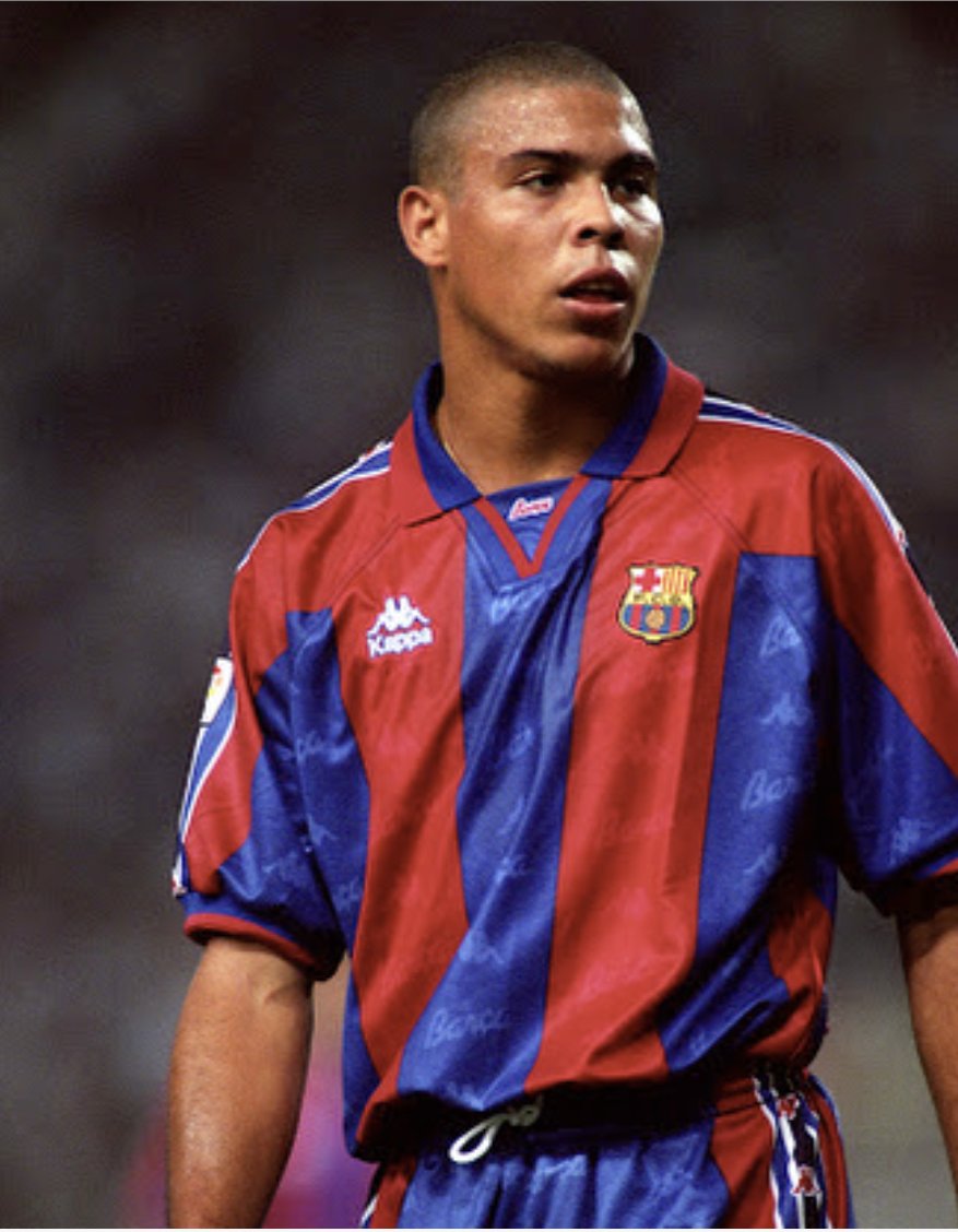 BARCELONA 1995/97 HOME X RONALDO