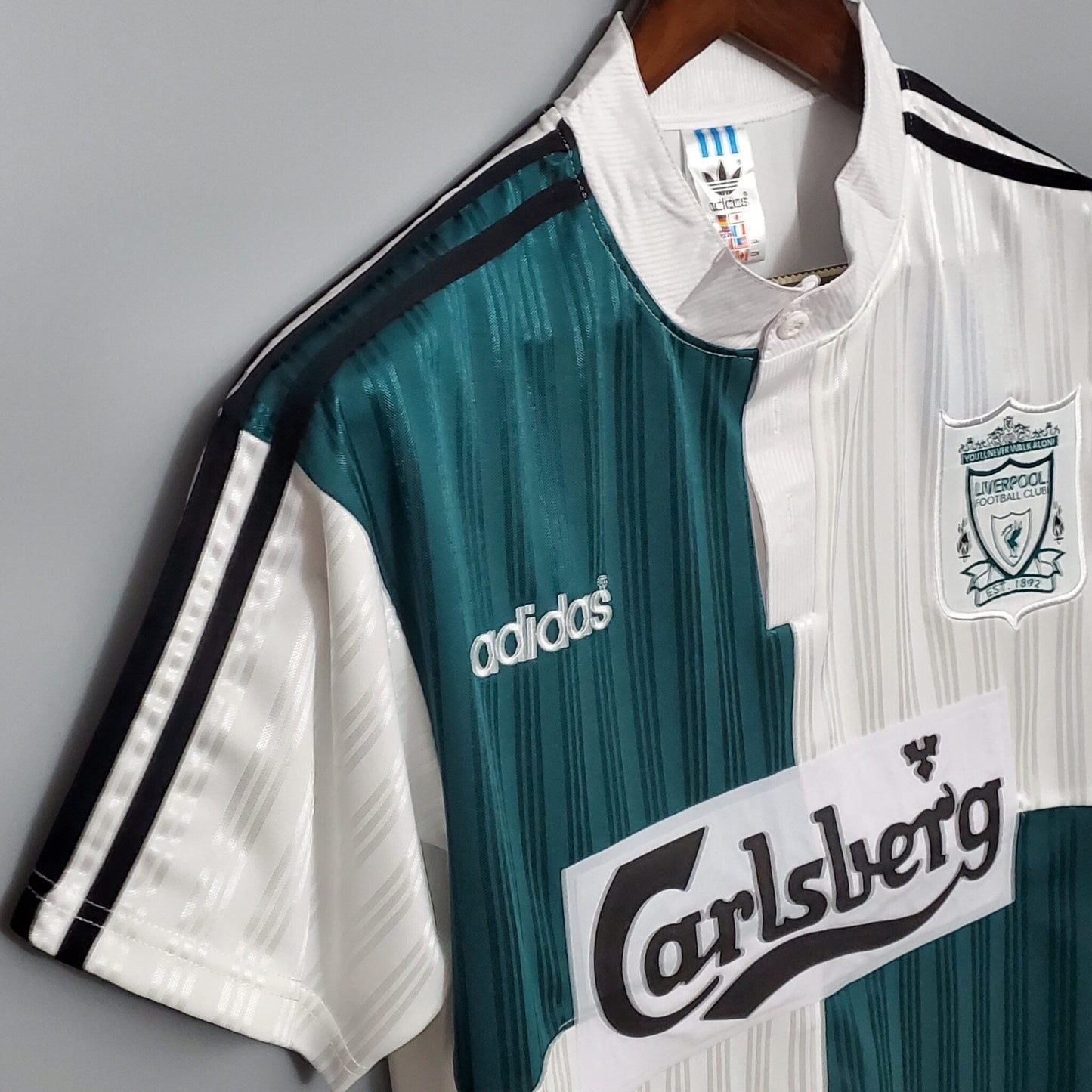 LIVERPOOL 1995/96 AWAY